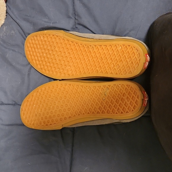 Gray vans - Picture 2 of 5